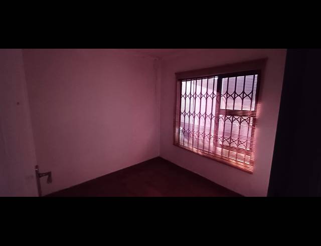 2 BEDROOM HOUSE FOR SALE IN BEVERLEY HILLS